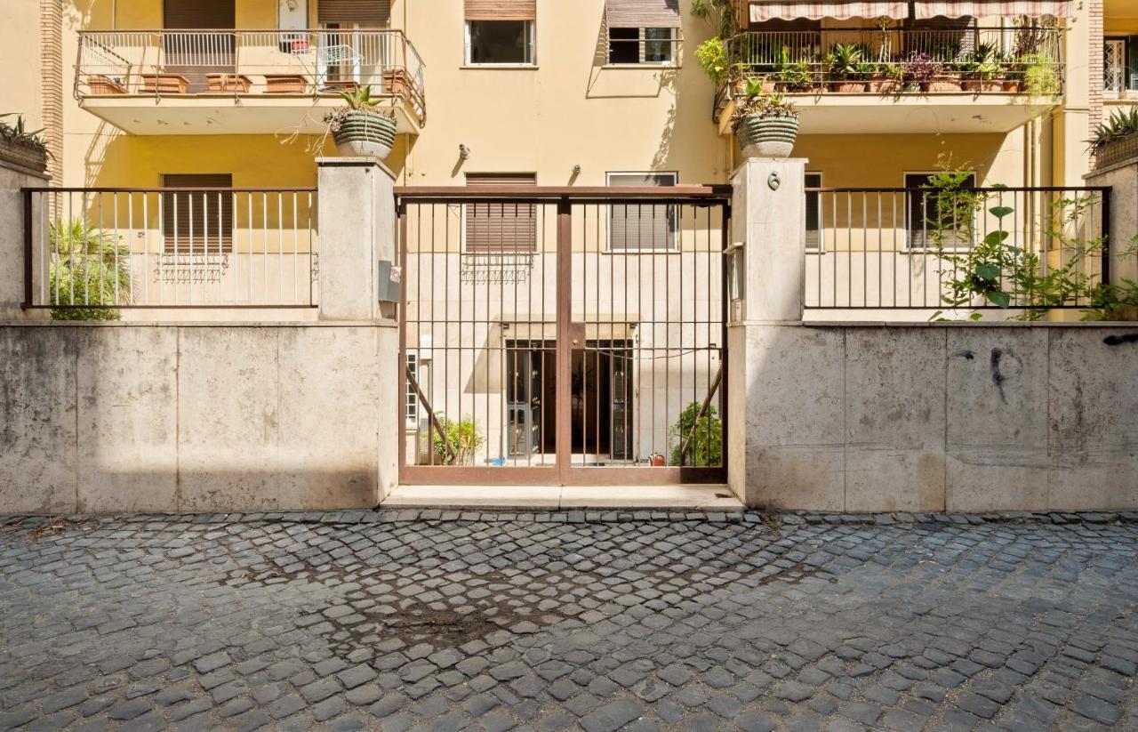רומא 3 Bed Modern Flat - 15 Minutes Walk To Colosseum מראה חיצוני תמונה
